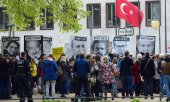 Demonstrators protesting the imprisonment of journalists in Turkey in May 2017 in Berlin. (© picture-alliance/dpa)