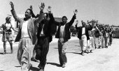 Palestinians being driven from their homes in 1948. (© picture-alliance/dpa)