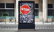 A Hungarian government poster against the immigration of refugees. (© picture-alliance/dpa)