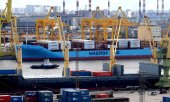 In September 2018 the Venta Maersk was the first cargo ship to cross the Northeast Passage. (© picture-alliance/dpa)