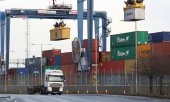 Belfast Harbour. (© picture-alliance/Peter Morrison)