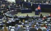 Von der Leyen addressing the EU Parliament in Strasbourg. (© picture-alliance/AP/Yves Herman)