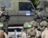 Austrian soldiers on a European Union Force mission in Bosnia and Herzegovina. (© picture alliance/AP Photo/Kemal Softica)
