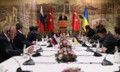 President Erdoğan leading negotiations between Ukraine and Russia in March 2022. (© picture alliance / ASSOCIATED PRESS)