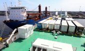 The ferry Marshal Rokossovsky bypasses the land transit across the Baltic Sea and can carry up to 80 railway wagons or almost the same number of trucks. (© picture-alliance/dpa)