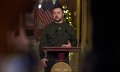 During his visit Zelensky received promises of US deliveries of Patriot air defence missiles and further financial aid. (© picture alliance / ZUMAPRESS.com / Carol Guzy)