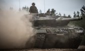 Leopard tanks are produced in Germany and can only be delivered to Ukraine with Berlin's approval.  (© picture alliance/dpa / Michael Kappeler)