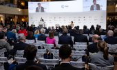 Roughly 40 heads of state and government and 90 ministers took part: speaking here is British Prime Minister Rishi Sunak. (© picture alliance / dpa / Sven Hoppe)