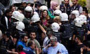 18 June in Istanbul: the Trans Pride Parade started despite a ban but was broken up by the police. (© picture alliance / ASSOCIATED PRESS / Emrah Gurel)