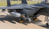 A fighter jet equipped with Taurus missiles. (© picture alliance / dpa / Taurus Systems / Handout)