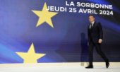 Macron spoke for more than two hours about the current state and future of the EU. (© picture alliance / ASSOCIATED PRESS / Christophe Petit Tesson)