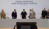 Macron (centre) at the Paris Defence and Strategy Forum on 11 March 2025. (© picture-alliance/Lafargue Raphael/ABACA)
